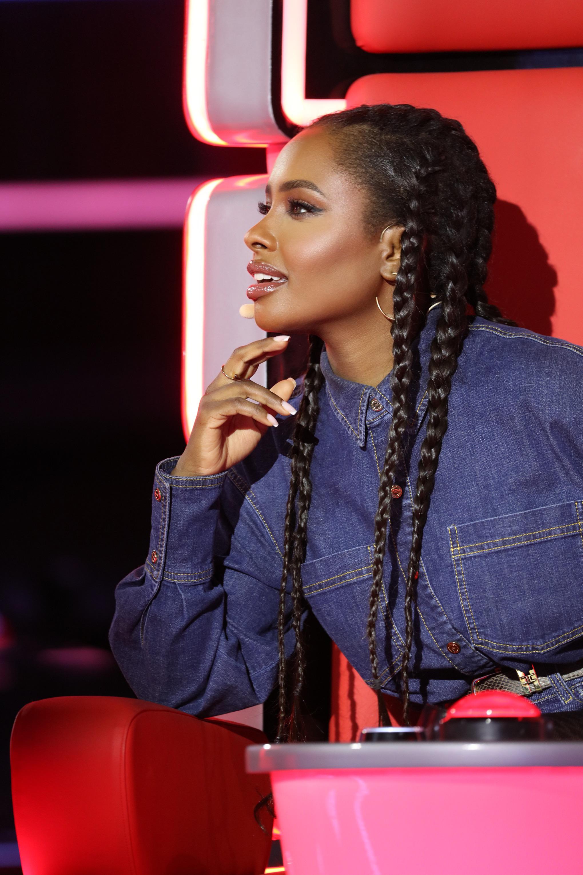 النجمة داليا مبارك