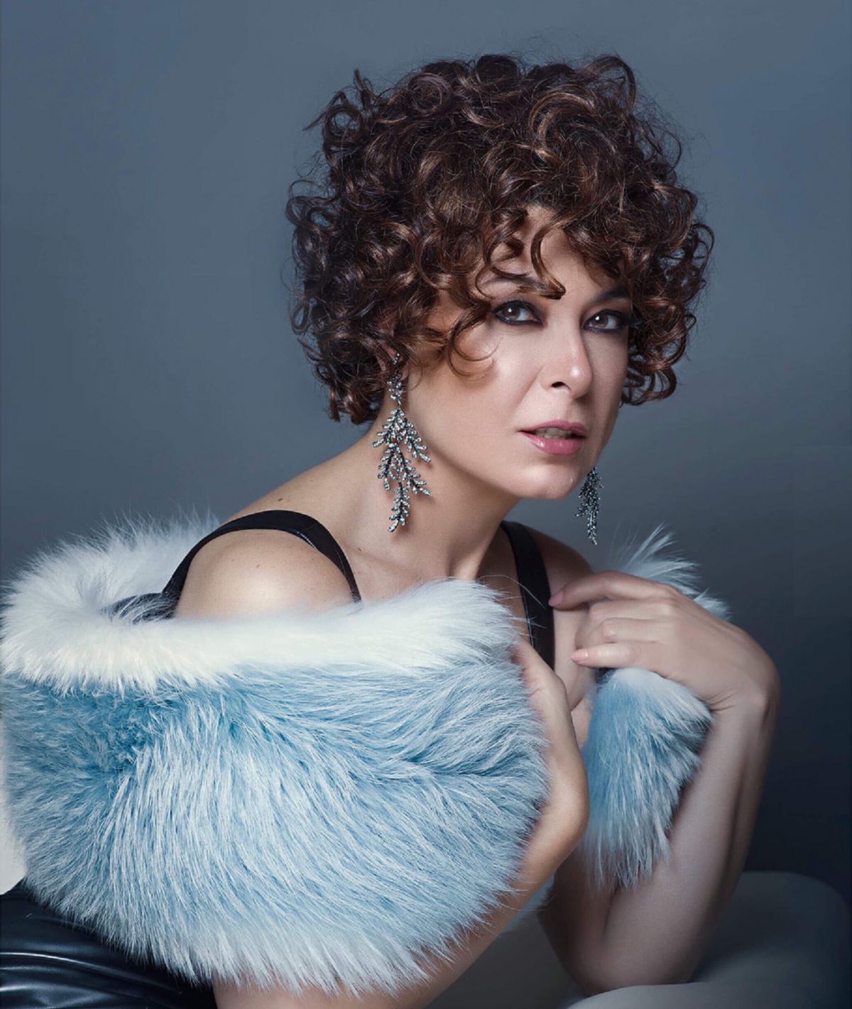 أنوشكا تفجّر مفاجأة حول علاقاتها بالوسط الفني