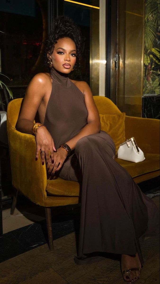 ألوان الملابس المناسبة للبشرة السوداء