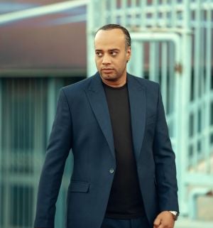  الموت يفجع الفنان حاتم صلاح في أعز الناس