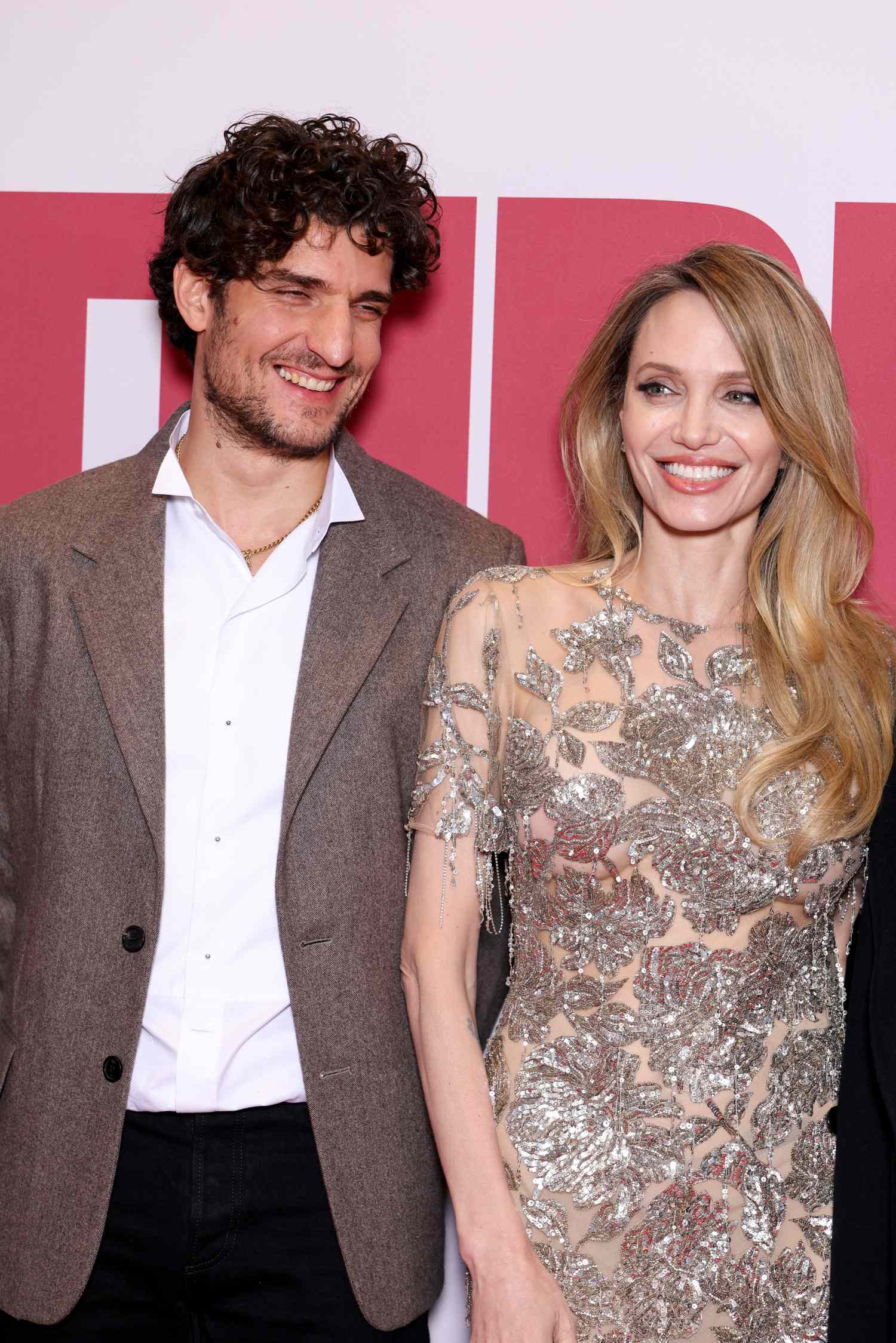 أنجلينا جولي ولويس غاريل