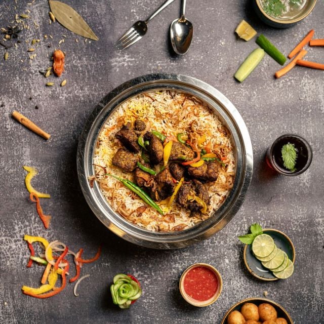 طريقة عمل مندي اللحم في المنزل بخطوات سهلة