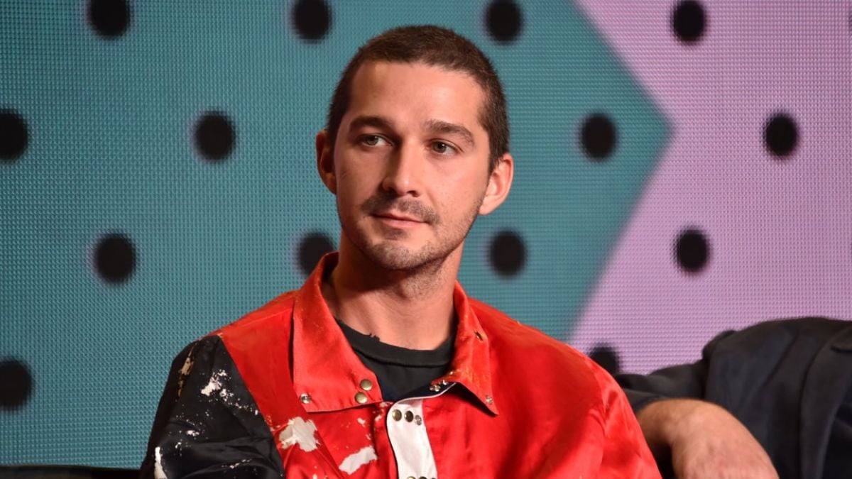 بعد اعتقاله... شيا لابوف يهاجم امرأة في إيطاليا 