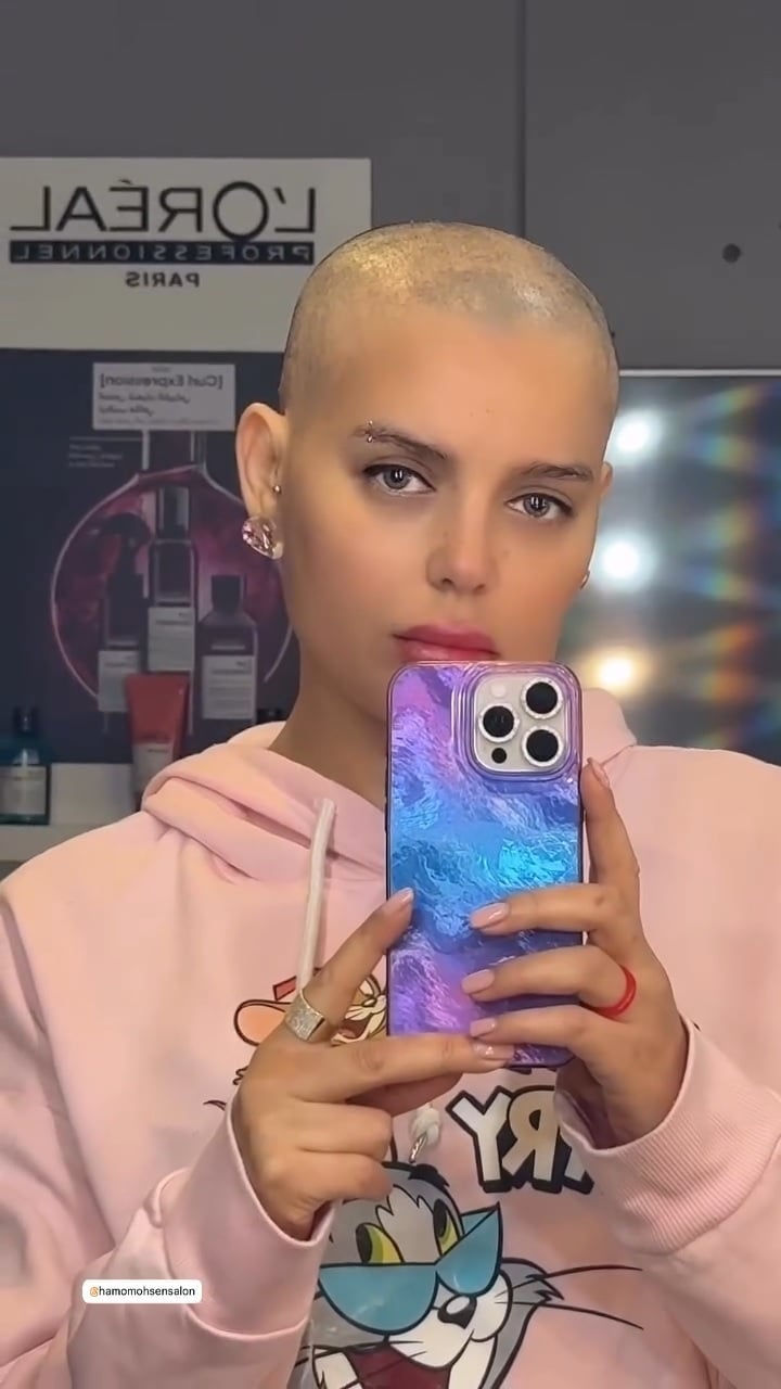 هبة السيسي حليقة الرأس