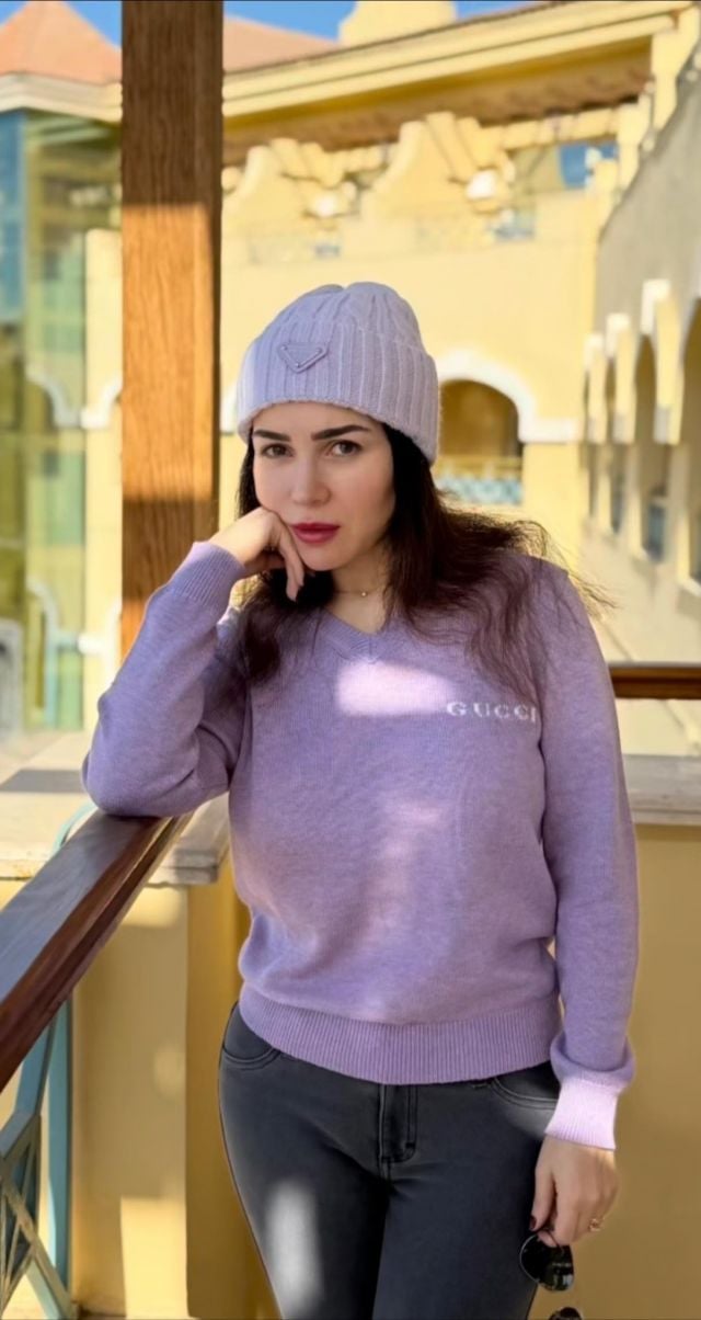 الفنانة مي عز الدين