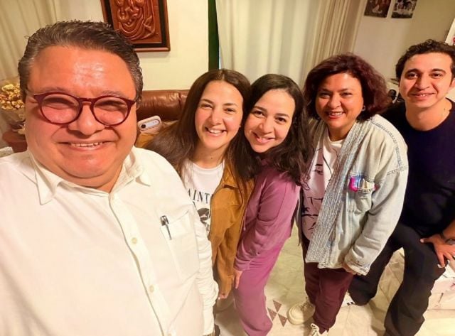 إيمي ودنيا سمير غانم مع خالد جلال