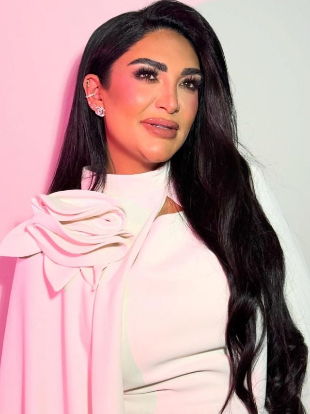 الإعلامية سالي عبد السلام