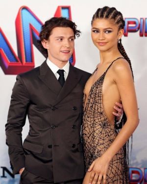 ما قصة زواج زيندايا وتوم هولاند سرّاً؟