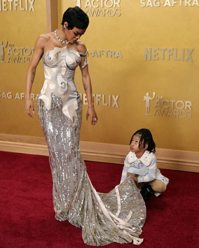 تيانا تايلور وابنتها على السجادة الحمراء