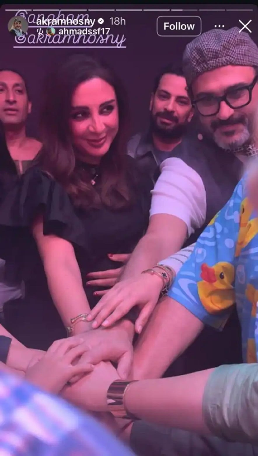 أنغام مع أكرم حسني وأبطال المسرحية أنغام مع أكرم حسني وأبطال المسرحية