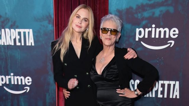 نيكول كيدمان تعتمد الغلامور القوطي بتنورة شبكية ممزقة في عرض Scarpetta بنيويورك