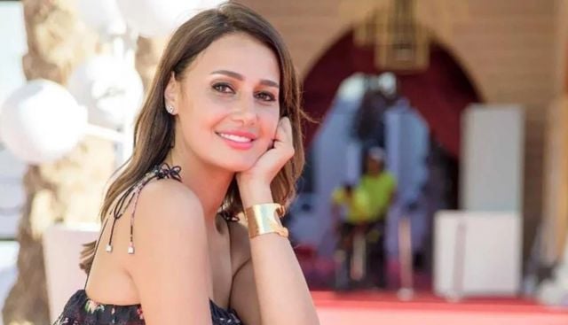 حلا شيحة توجّه رسالة غامضة عن ازدواجية تصرفات بعض الأشخاص