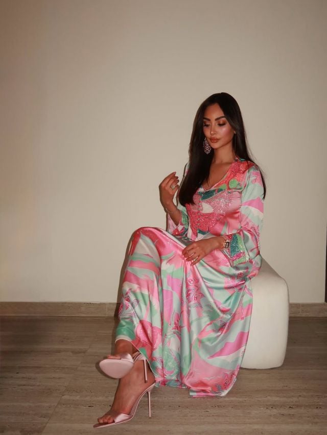 نور الغندور تتألق بالمخور الإماراتي