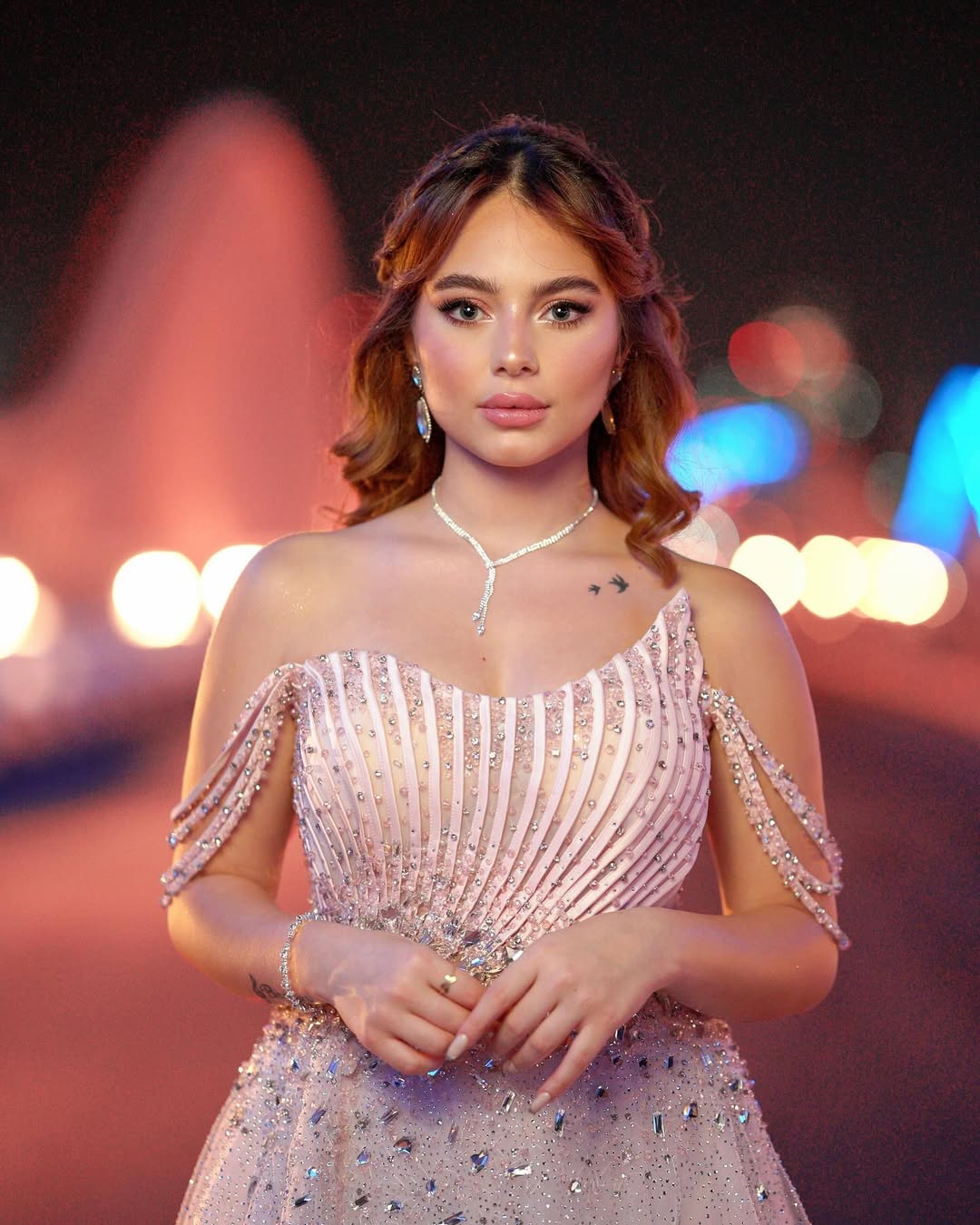 مكياج وردي ناعم