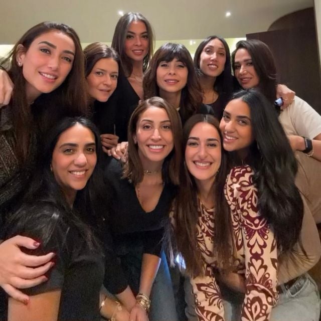 دينا الشرييني مع امينة خليل وصديقاتهما في الاحتفال