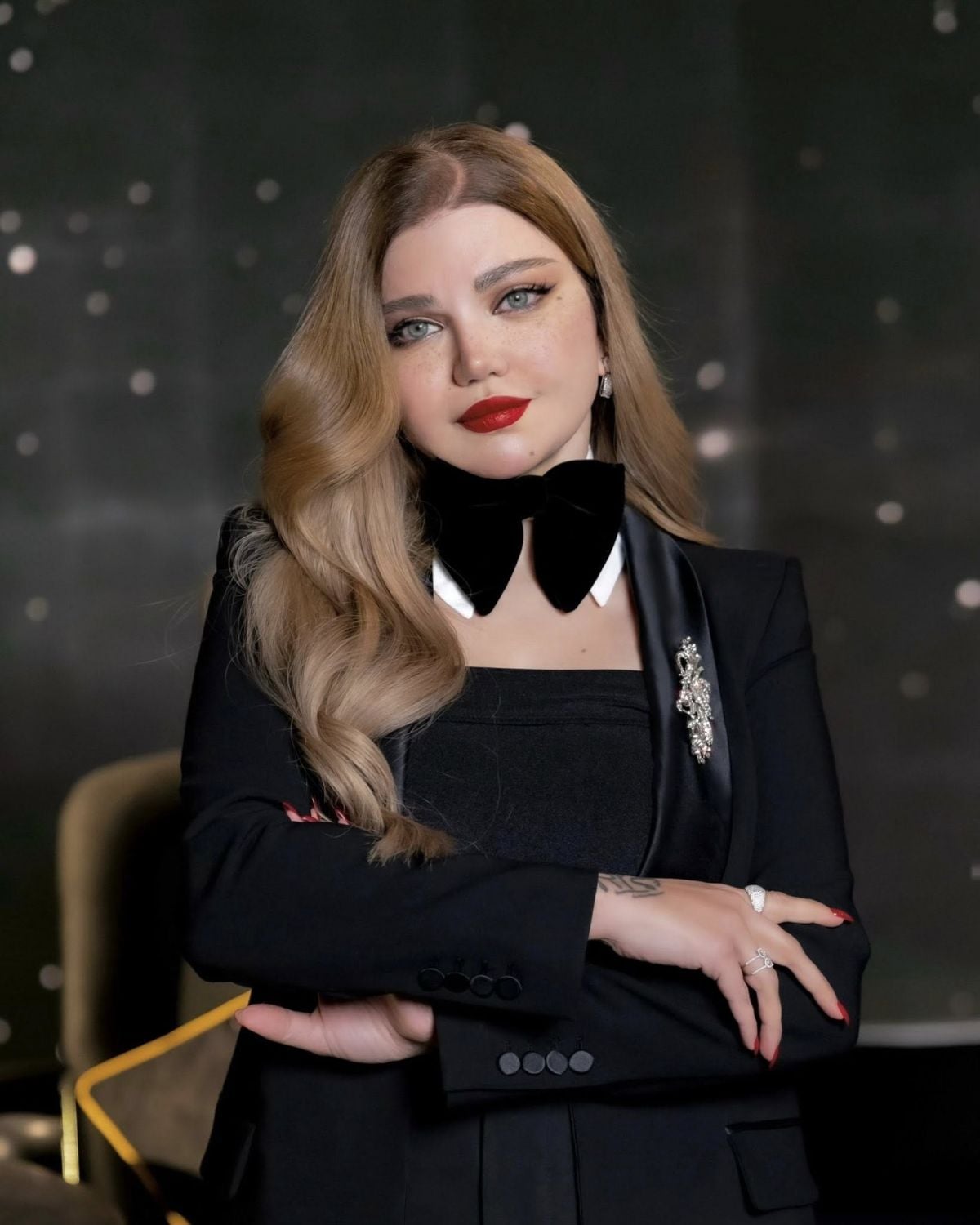 ياسمين الخطيب تدخل على خط مشكلة الأعلى أجراً بمنشور ساخر