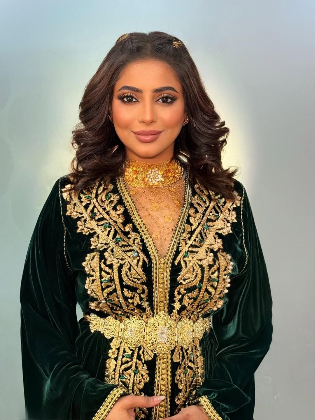 شذى سبت تحتفل بميلادها بقفطان أنيق ومجوهرات فخمة