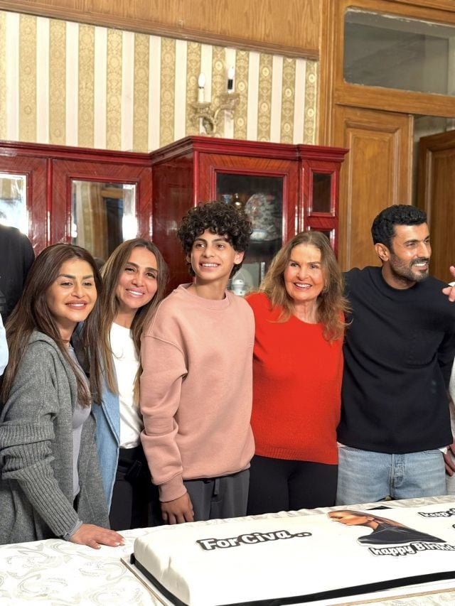 يسرا مع محمد سامي ومنة فضالي في الاحتفال بيوم ميلادها