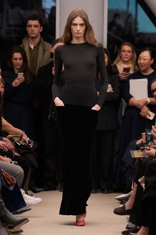 من مجموعة أزياء ALAÏA خريف/شتاء 2026