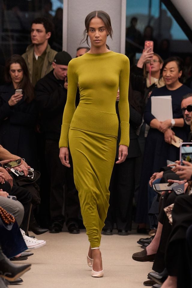 من مجموعة أزياء ALAÏA خريف/شتاء 2026