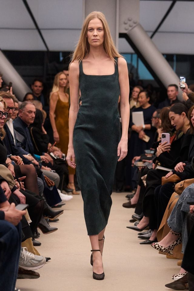 من مجموعة أزياء ALAÏA خريف/شتاء 2026