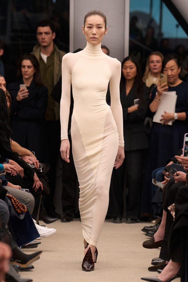 من مجموعة أزياء ALAÏA خريف/شتاء 2026