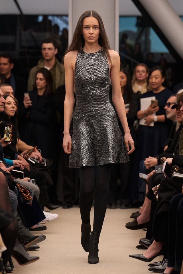 من مجموعة أزياء ALAÏA خريف/شتاء 2026