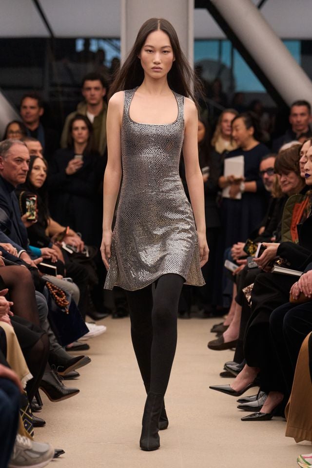 من مجموعة أزياء ALAÏA خريف/شتاء 2026