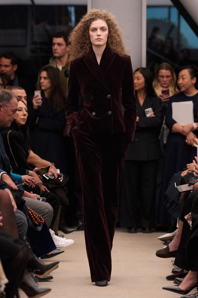 من مجموعة أزياء ALAÏA خريف/شتاء 2026