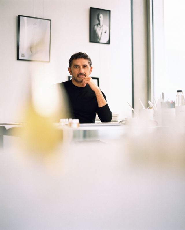 J’Adore Intense أنوثة بجرأة ذهبية