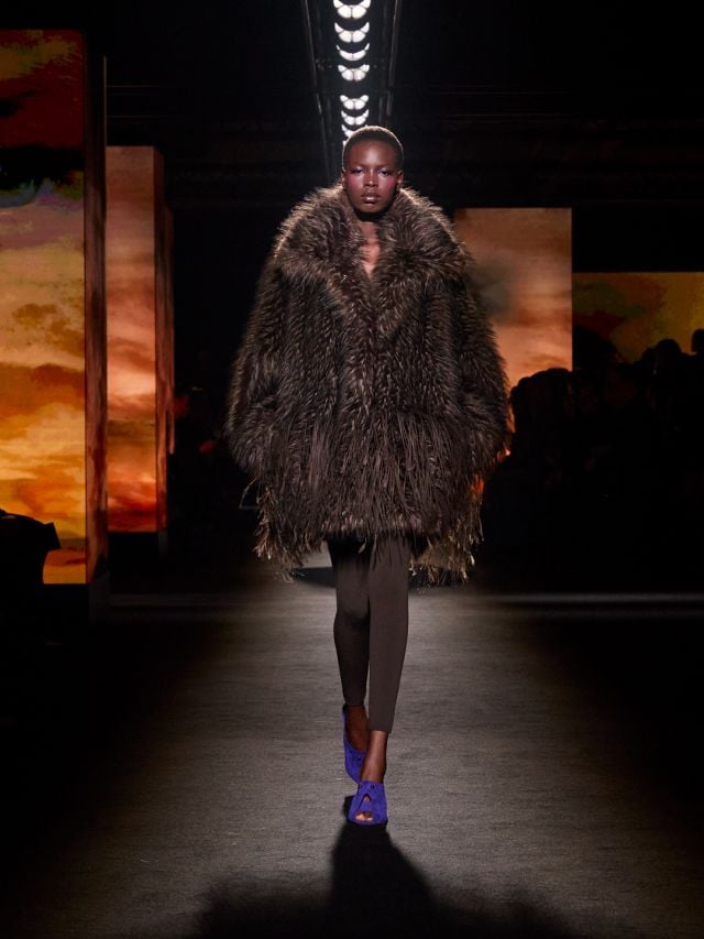 إطلالة Adhieu من مجموعة بالنسياغا شتاء 2026