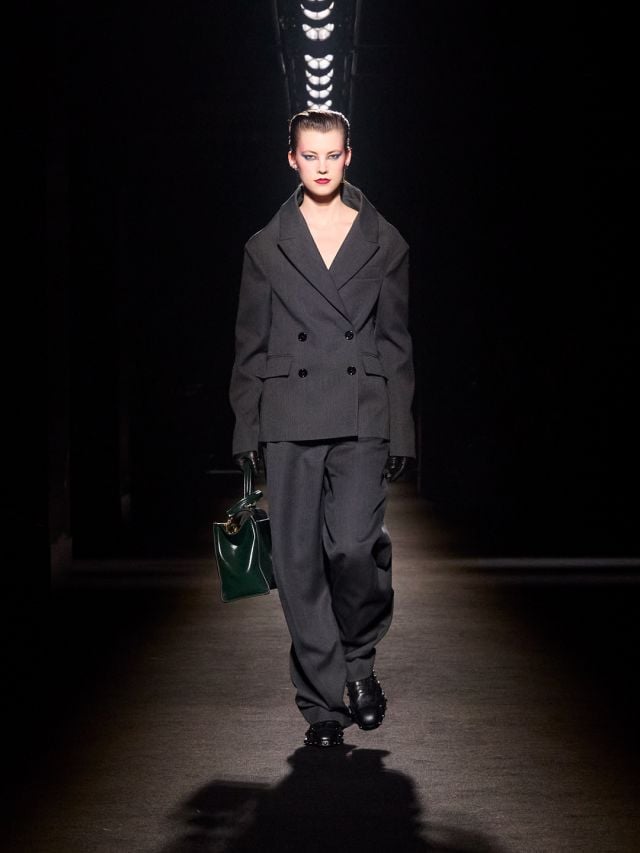 إطلالة DANA من مجموعة بالنسياغا شتاء 2026 