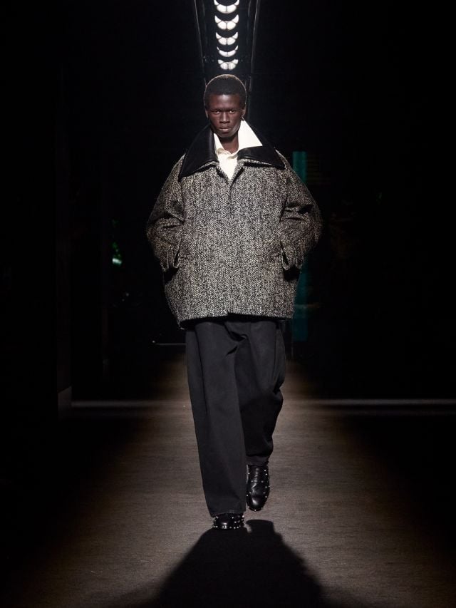 إطلالة KAI من مجموعة بالنسياغا شتاء 2026 