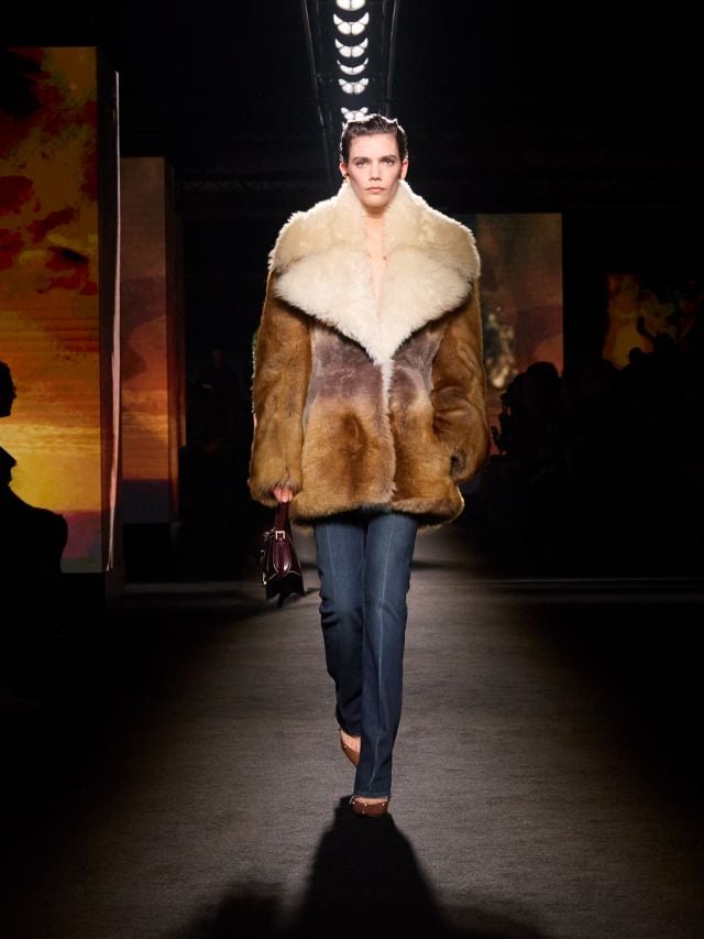 إطلالة BETSY من مجموعة بالنسياغا شتاء 2026 