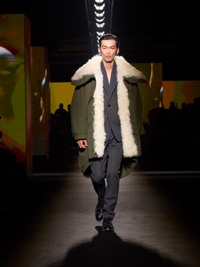 إطلالة BAI من مجموعة بالنسياغا شتاء 2026 