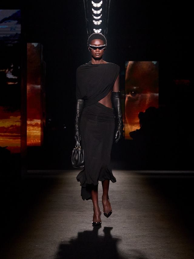 إطلالة Fatou من مجموعة بالنسياغا شتاء