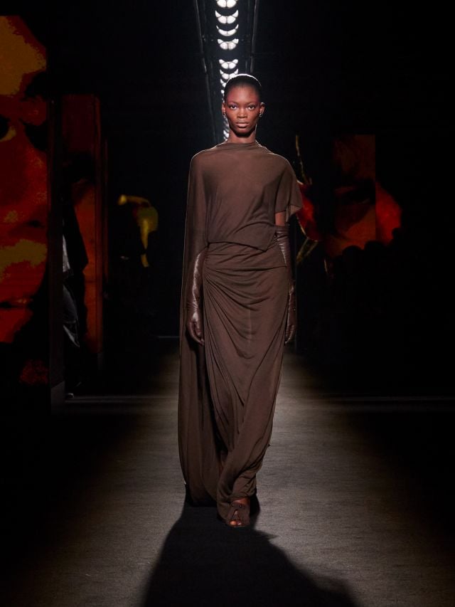 إطلالة NIMOTA من مجموعة بالنسياغا شتاء 2026 