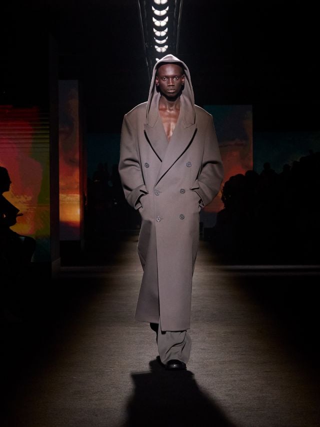 إطلالة BUKWOP من مجموعة بالنسياغا شتاء 2026 