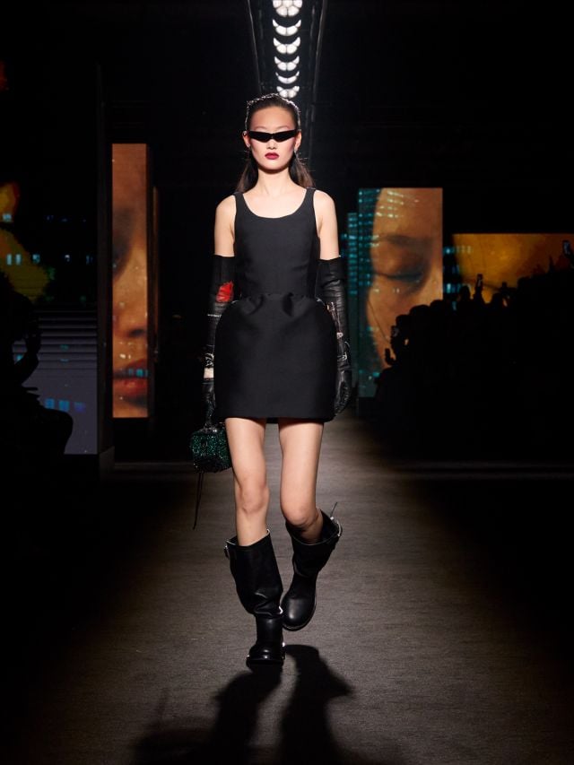 إطلالة ZIQI من مجموعة بالنسياغا شتاء 2026 