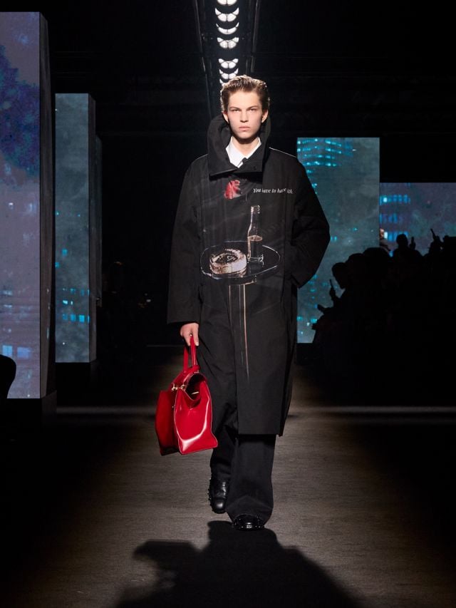 إطلالة AKIM من مجموعة بالنسياغا شتاء 2026 