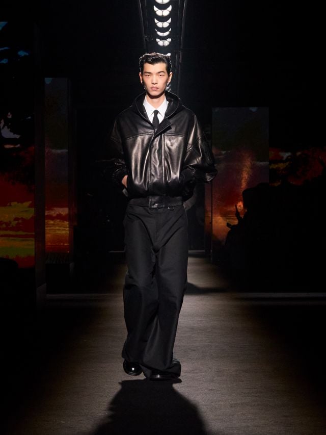 إطلالة YAR من مجموعة بالنسياغا شتاء 2026 