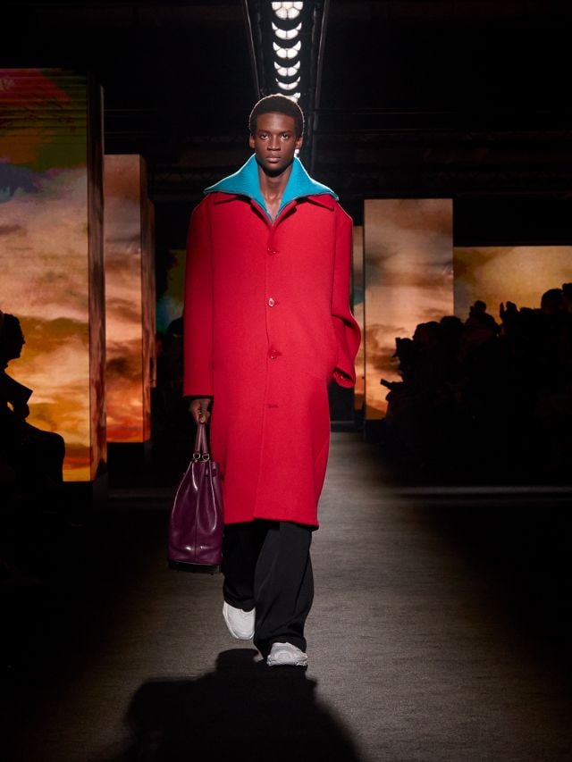 إطلالة MAYA من مجموعة بالنسياغا شتاء 2026 