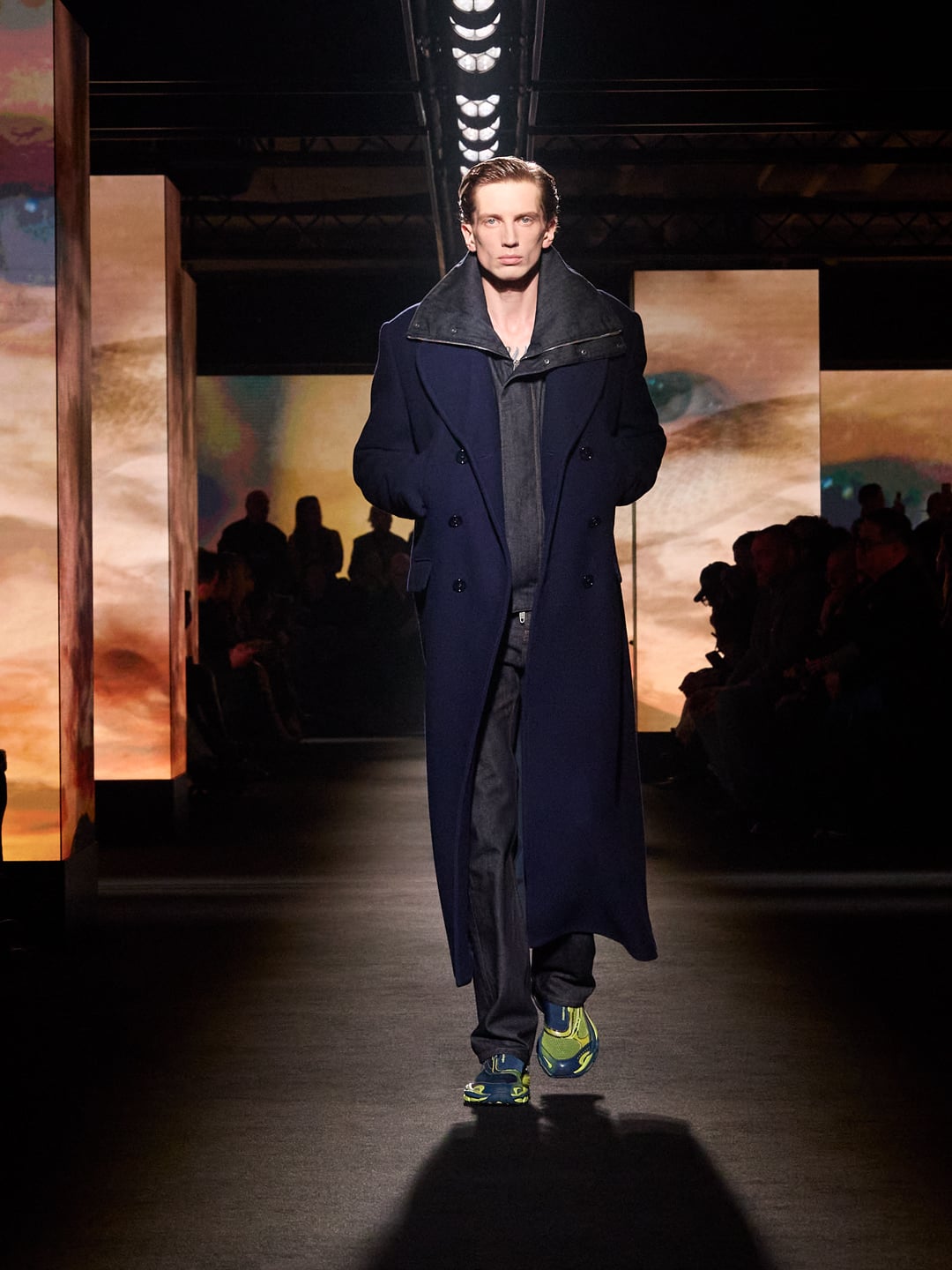 إطلالة Saulius من مجموعة بالنسياغا شتاء 2026