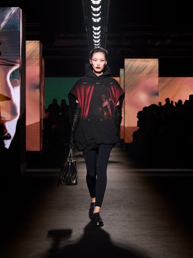 إطلالة Hejia من مجموعة بالنسياغا شتاء 2026