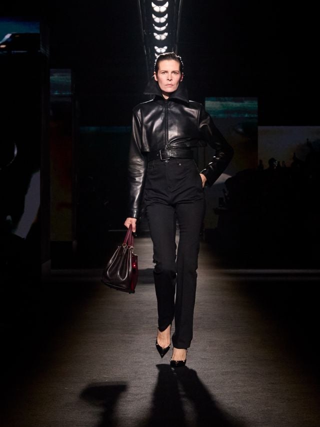 إطلالة Ana من مجموعة بالنسياغا شتاء 2026