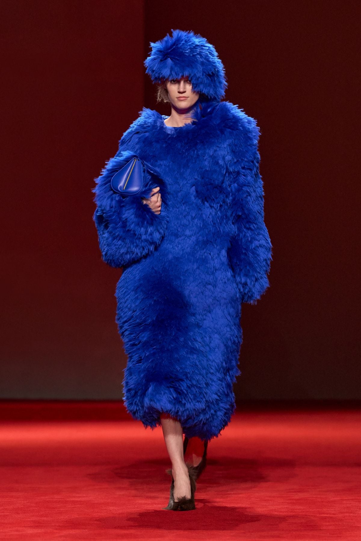 Bottega Veneta حوار بين الصرامة والأنوثة