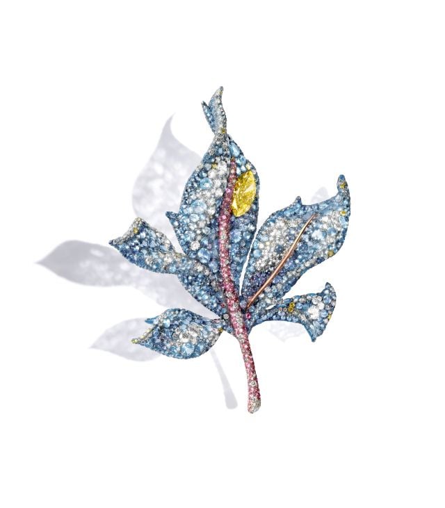 بروش ورقة القيقب الربيعية من مجموعة وايت ليبل من CINDY CHAO