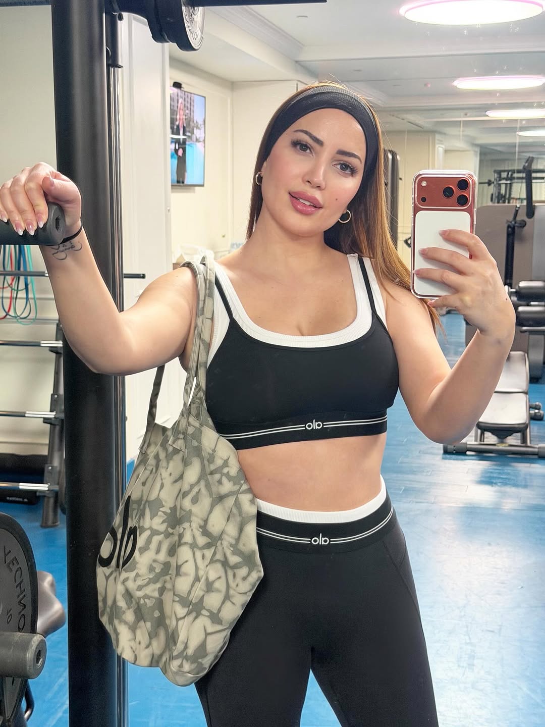 نسرين طافش تلفت الأنظار بملابس الرياضة