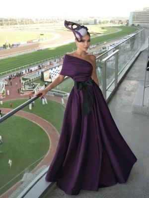 إطلالات مبهرة للمؤثرات في كأس دبي العالمي 2026