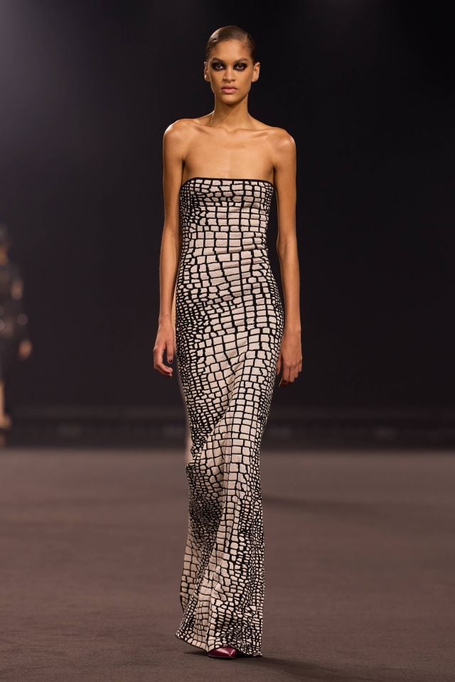 عرض أزياء إيلي صعب خريف/شتاء 2026-2027